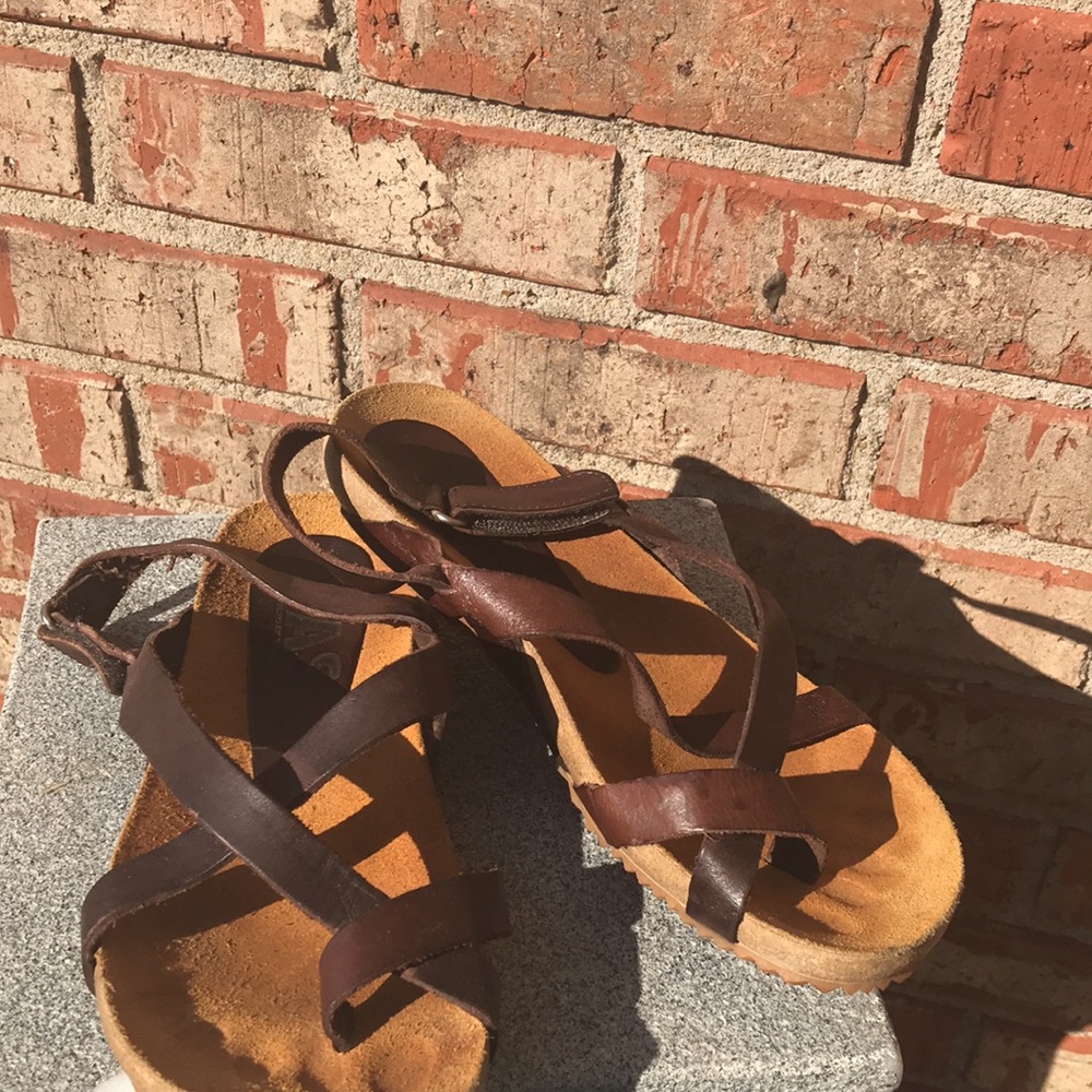 {$15 BUNDLED} VAS Brown Leather Strap Sandals